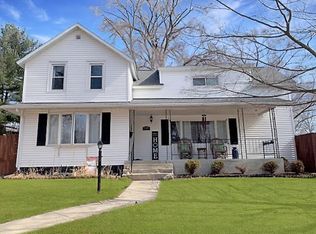 121 James St, Portage, WI 53901