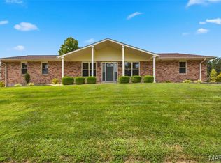 4550 Mattis Rd, Saint Louis, MO 63128