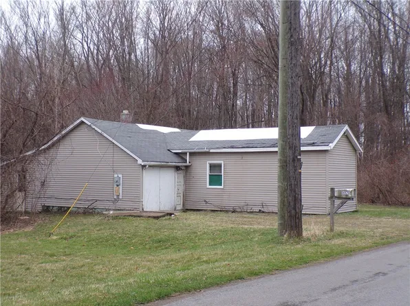 4926 Crayton Rd, West Springfield, PA 16443