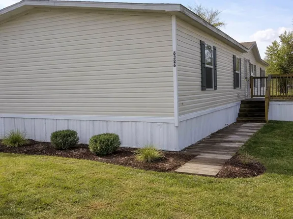 6326 Summer Lake Dr, Louisville, KY 40272