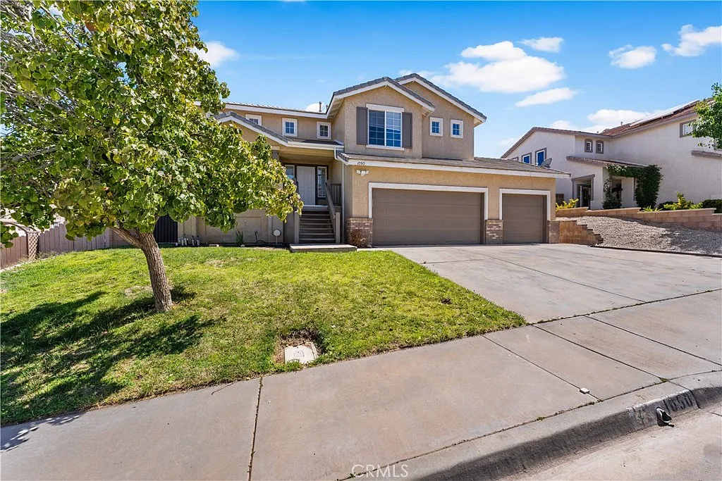 4 bed, 2512 sqft, $3,795 — Photo 1
