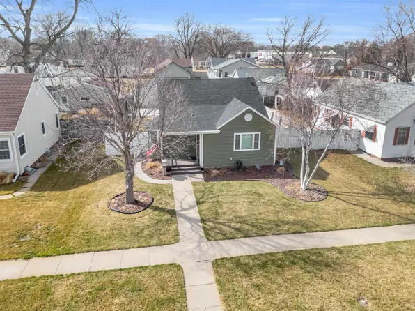 1019 Hancock St, Holdrege, NE 68949