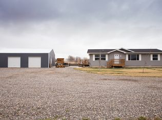 719 Country Rd, Thermopolis, WY 82443