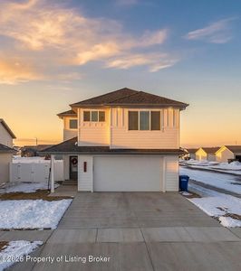 3389 Stephanie Dr, Dickinson, ND, 58601