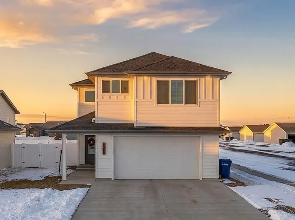 3389 Stephanie Dr, Dickinson, ND 58601