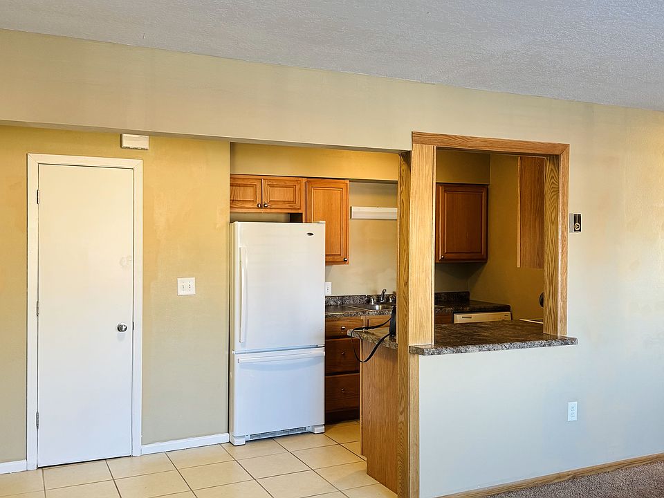 1st image of 1014 E Main St #4