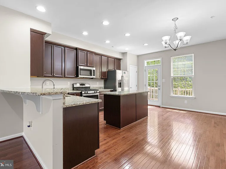 7315 Old Calvary Rd — Photo 10