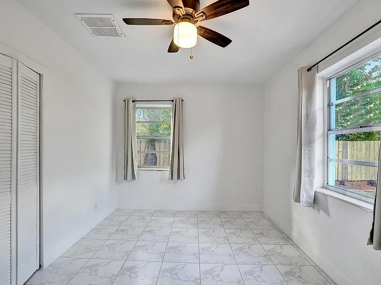 1836 SW 9th Ave — Photo 39
