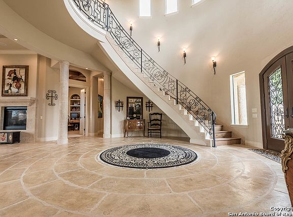 4th image of 24803 Parview Cir