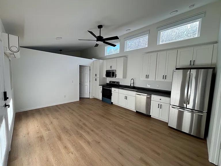 3862 Cowan Cir — Photo 8