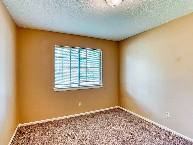 19311 Cypress Bay Dr — Photo 15