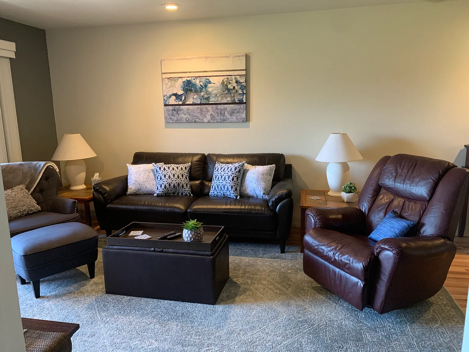 1 bed, 850 sqft, $2,200 — Photo 3