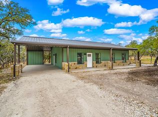 955 Legacy Oaks Dr, Harper, TX 78631