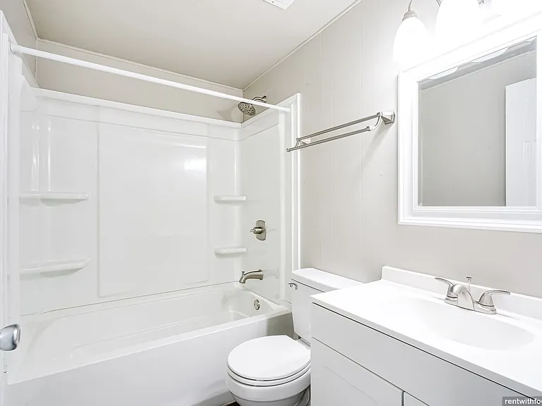 1031 Hunt Ave — Photo 6