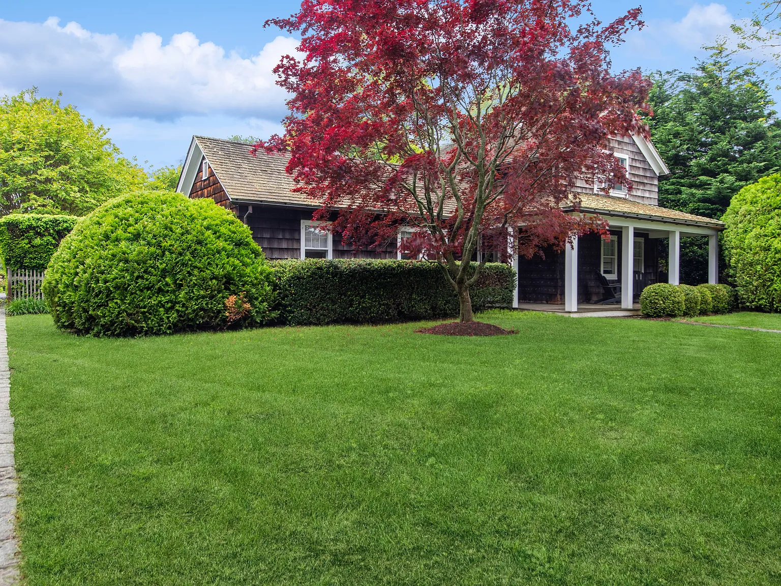 East Hampton Village — Photo 4