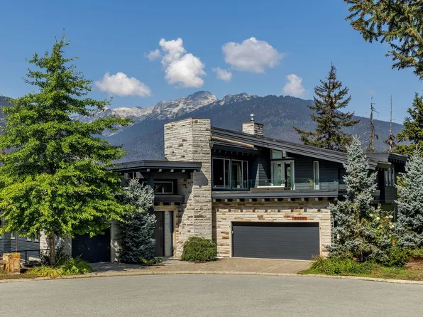 3855 Sunridge Ct, Whistler, BC V8E 0W1