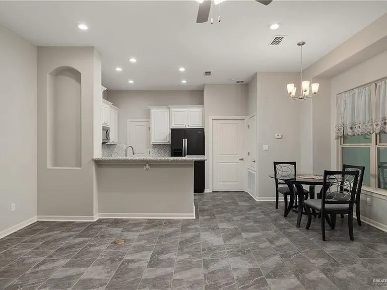 3801 Heron Way — Photo 6