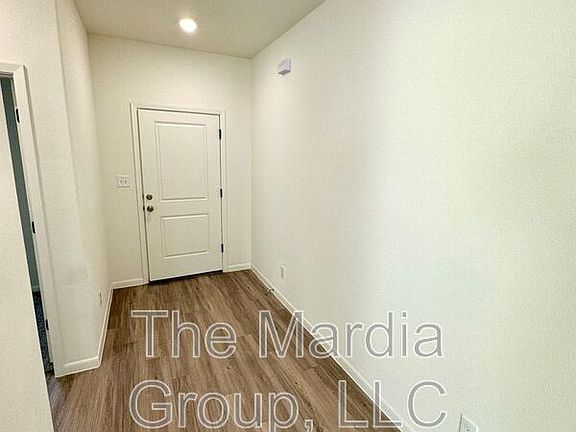 2nd image of 4910 Dry Creek Rd