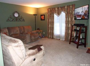 891 Lincoln Ave, Fostoria, OH 44830