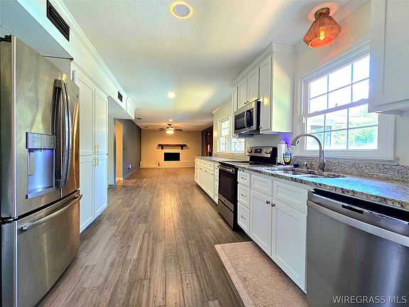 4th image of 118 Iroquois Rd