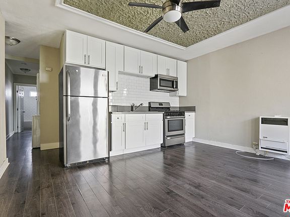 5th image of 619 S Soto St