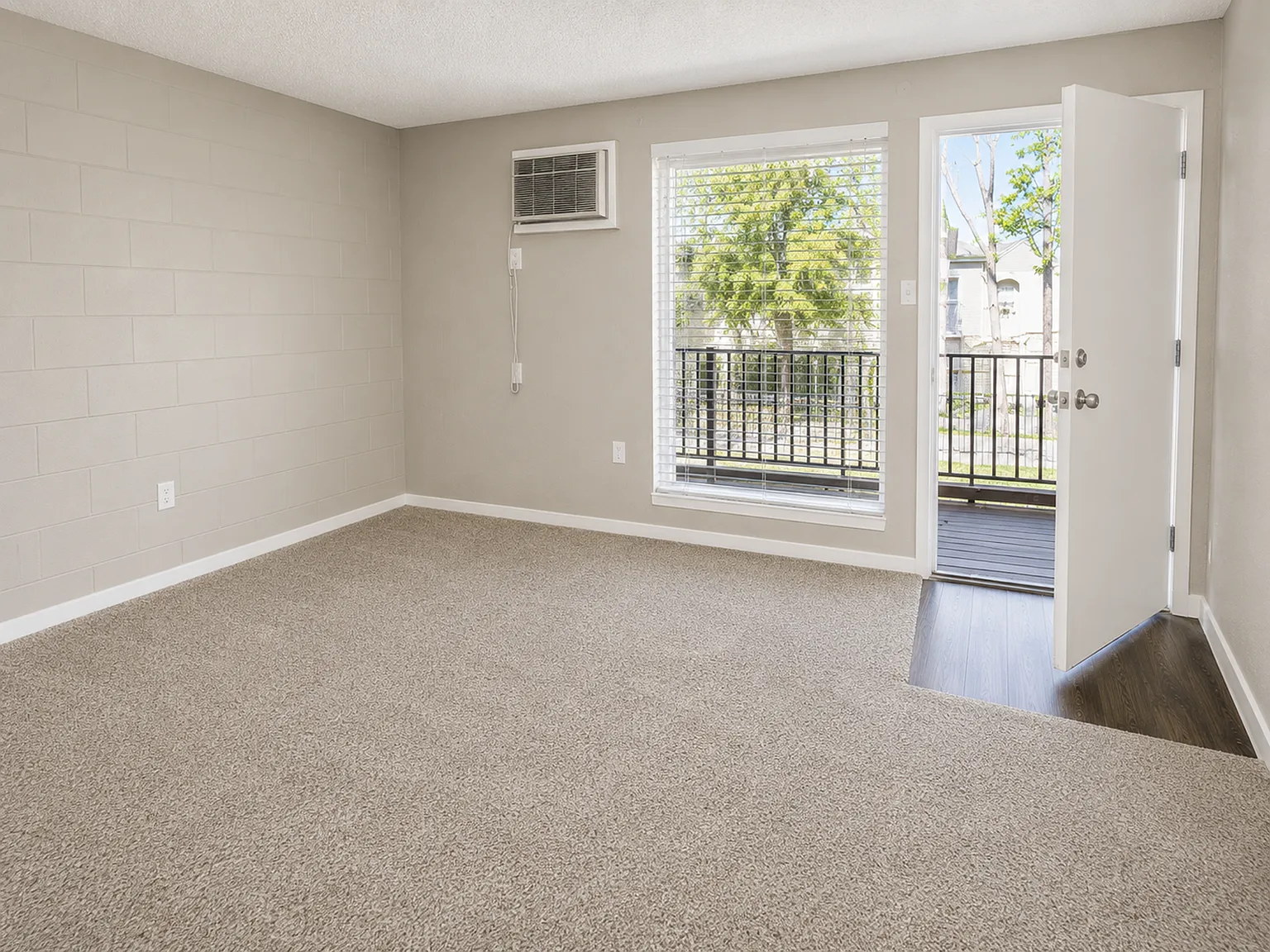 Casa Del Sol Apartments — Photo 1