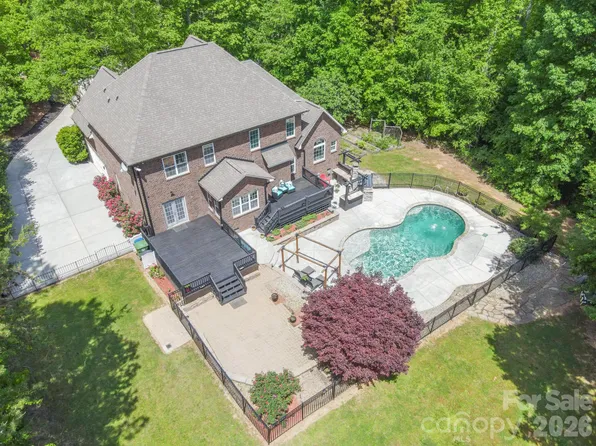 516 Shady Oaks Dr, Stanley, NC 28164