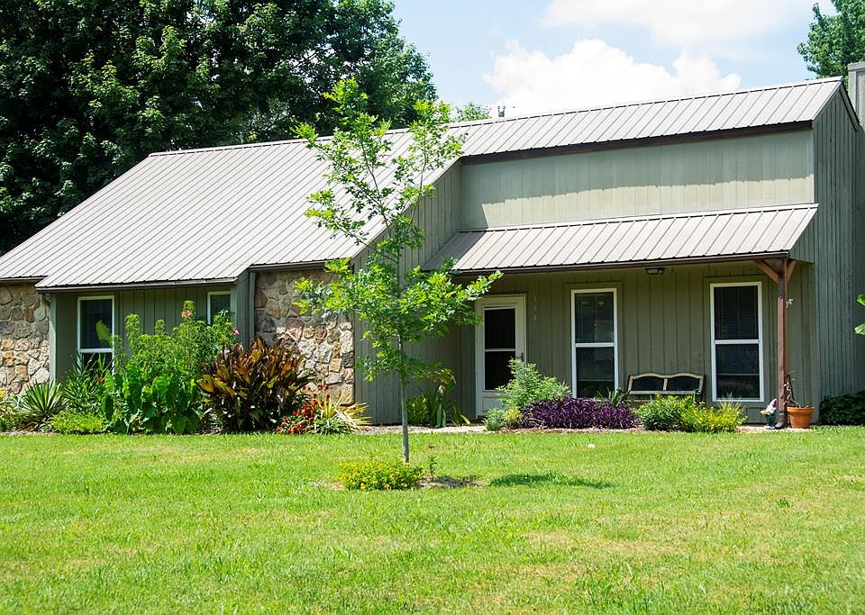 2nd image of 3348 Shannon Village Rd