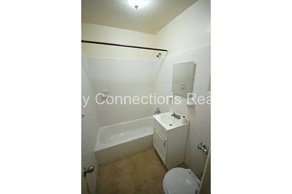 Rented by City Connections Realty | media 11