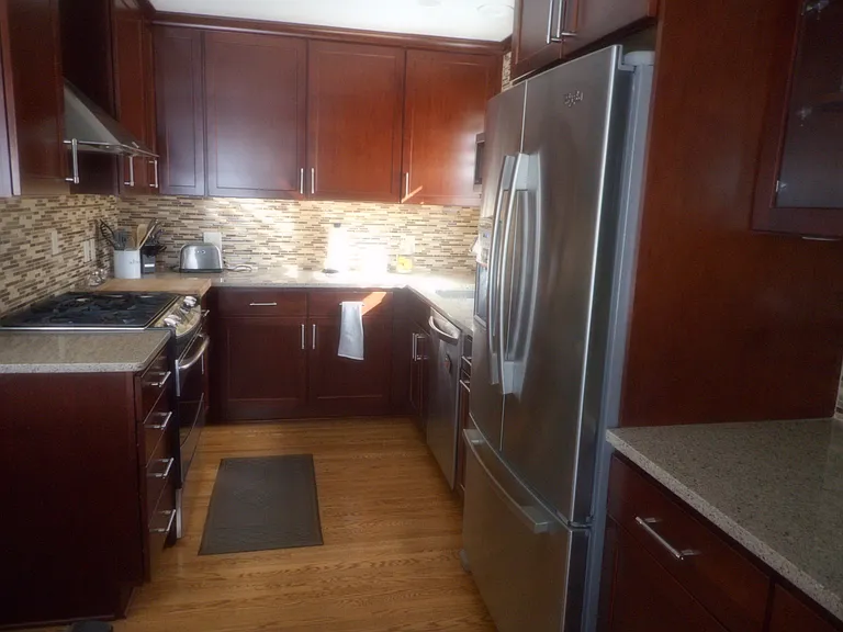1405 Colonial Dr — Photo 4