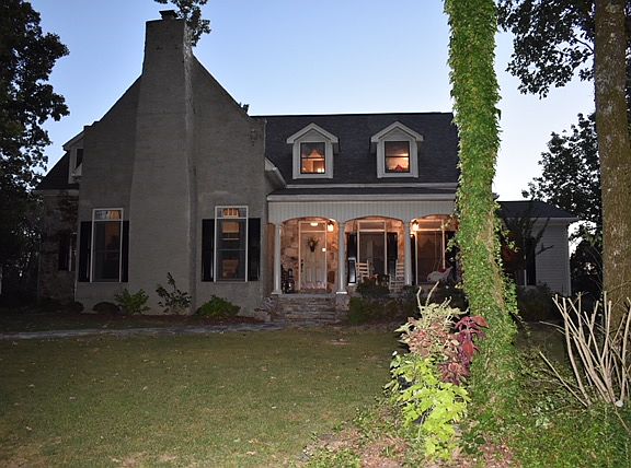 3rd image of 190 Bridgette Ln