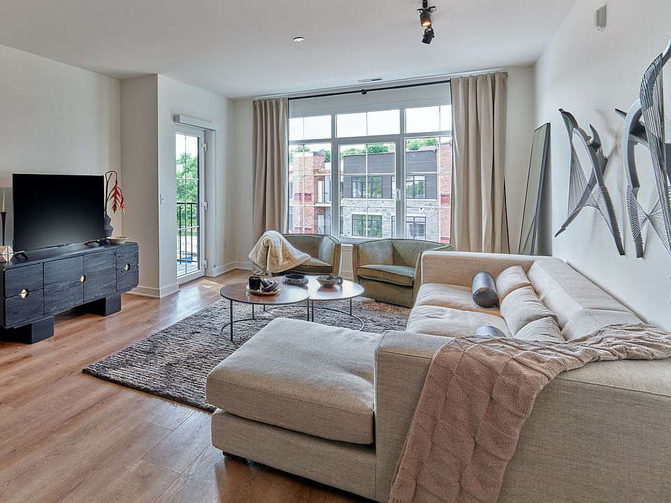Phoenix 2 bd living room