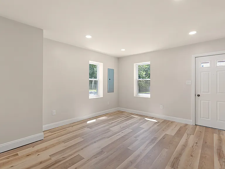 563 Rosedale Rd — Photo 6