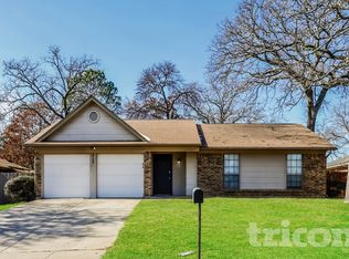 5708 Woodsetter Ct, Arlington, TX 76017