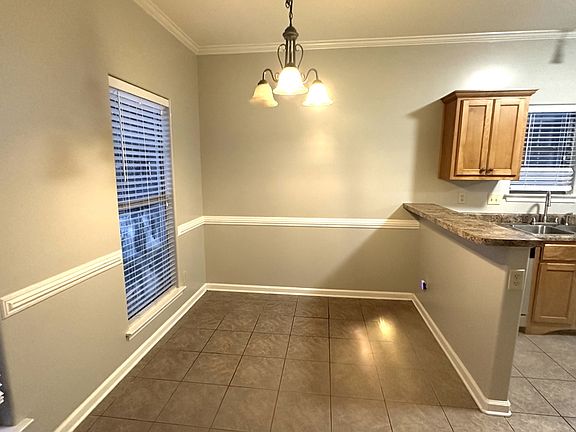 3rd image of 40 Green Willow Dr