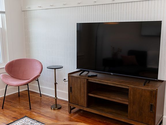 4th image of 1618 Jaeger Ave #B