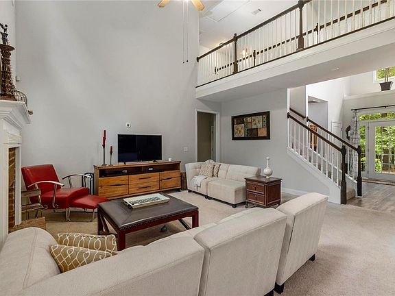 4th image of 621 Lee Road 2039