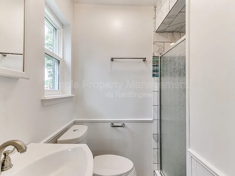 2401 Fedderson Dr — Photo 17