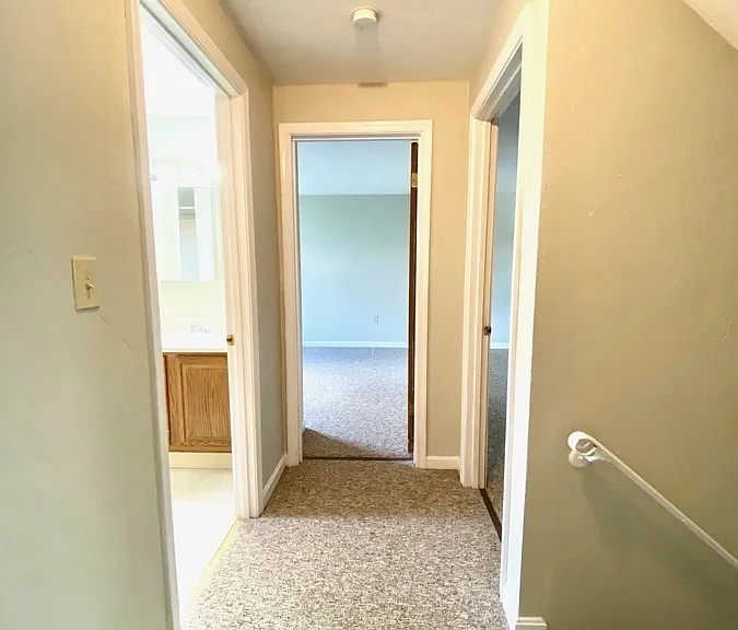 Apple Valley Dr — Photo 30