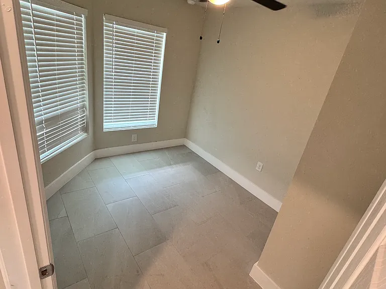 736 Gilbert Ave S — Photo 2