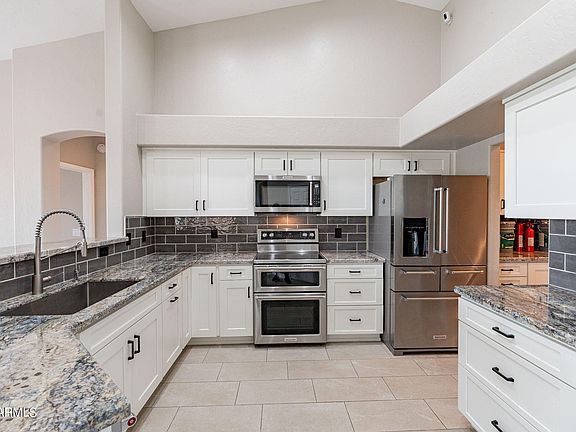 4th image of 14587 W HILLSIDE Street