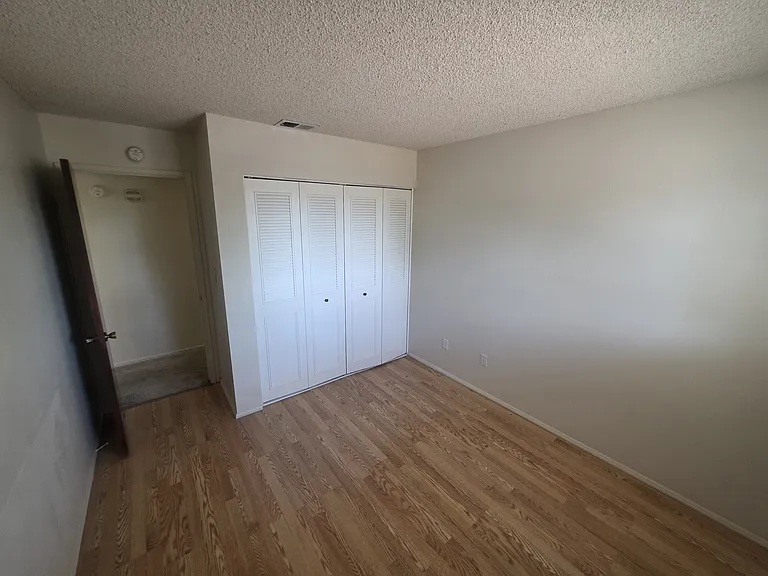 4760 Northglen St — Photo 15