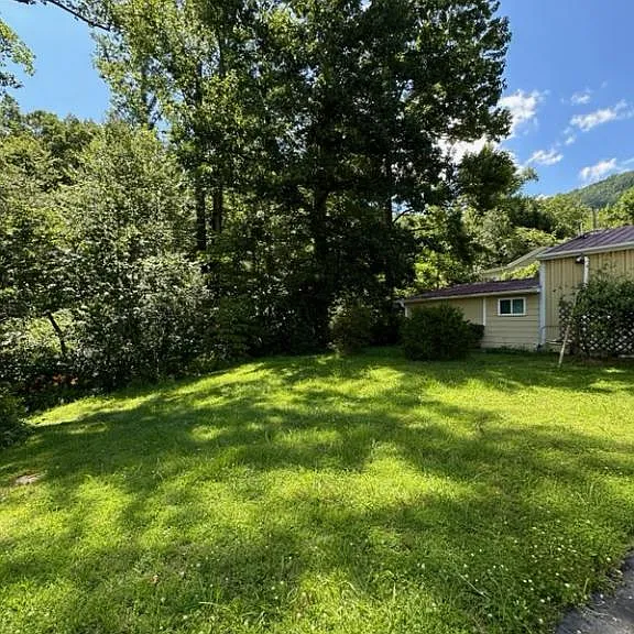 211 Woodland Dr — Photo 11