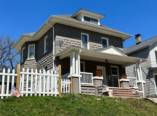 534 W Chicago St, Elgin, IL 60123