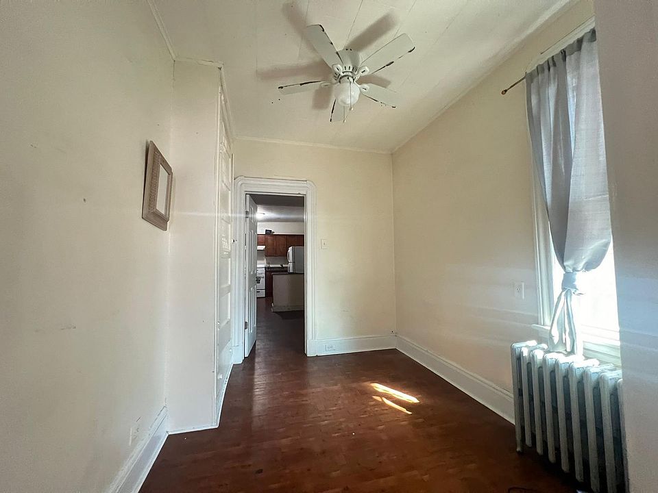 2nd image of 54 Montrose Ave APT 1