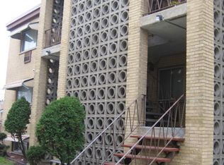 7710 W 26th St APT 2, North Riverside, IL 60546