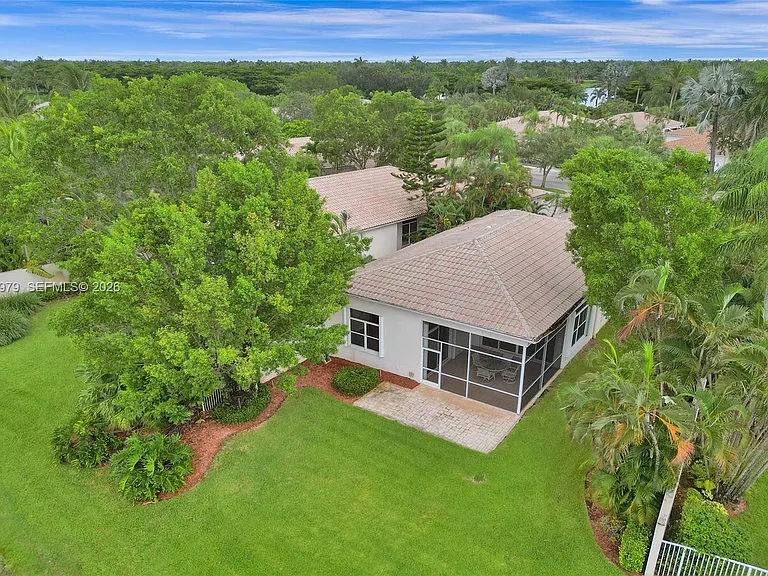 2525 Bay Pointe Ct — Photo 27