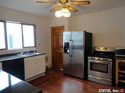5th image of 3204 Bellevue Ave