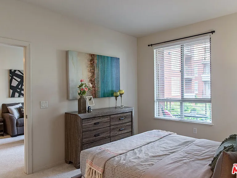 100 S Alameda St #267 — Photo 10