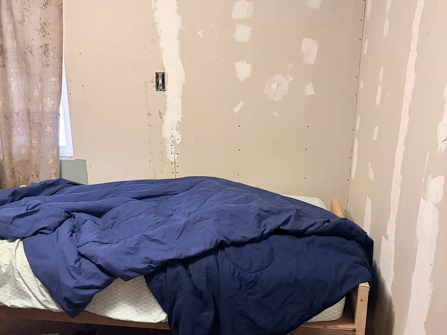 3 bed, 1000 sqft, $650 — Photo 2